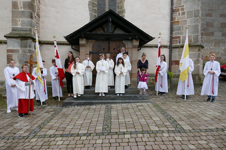 Feier der 1. Heiligen Kommunion in St. Crescentius